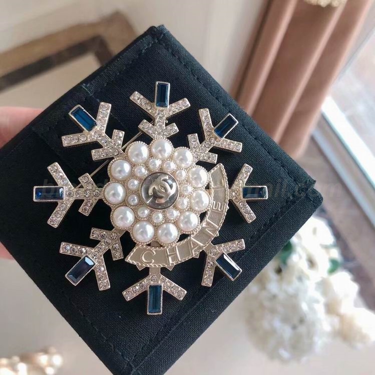 Chanel Brooch 451